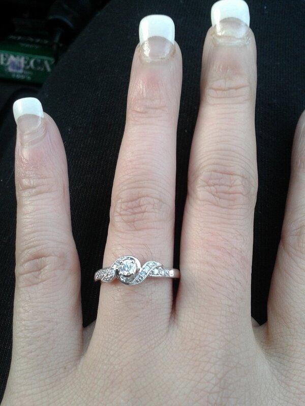 daniellexo08's tweet image. Officially engaged to my best friend #engagementring #littmanjewelers #couldntbehappier #soexcited