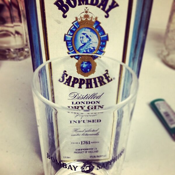 MixedbyFo5ifth's tweet image. toast to da real niggas dead or alive #BombaySippin