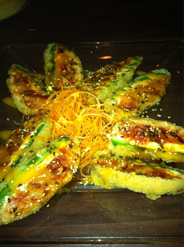 emilymachac's tweet image. Jalapeño poppers with sushi! #heatattack #japanlatino