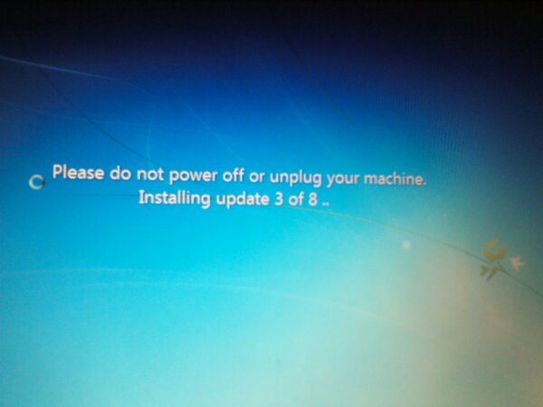 ericblac's tweet image. #hurryup #wantmybed #hateupdates #board