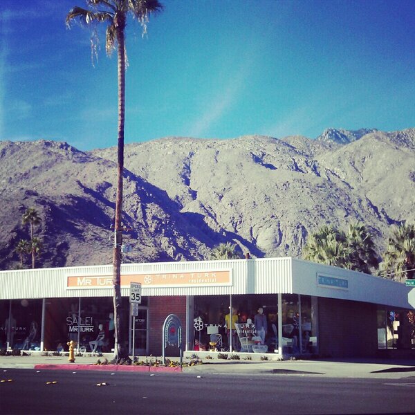 uptownps's tweet photo. Perfect day in Palm Springs! View of #sanjacintomountaind and #trinaturk #uptown #palmsprings http://t.co/9H492O2b