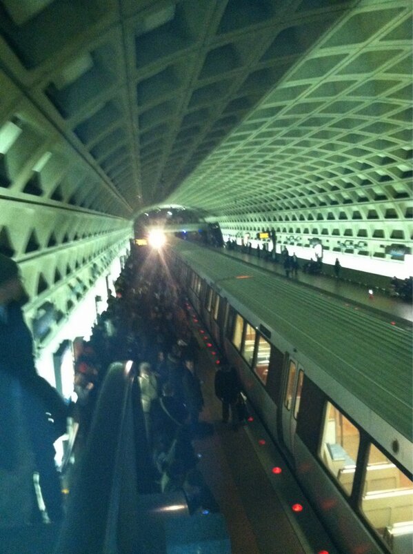 Rachel_Lipson's tweet image. Grrr. Technical difficulties. #orangelineproblems