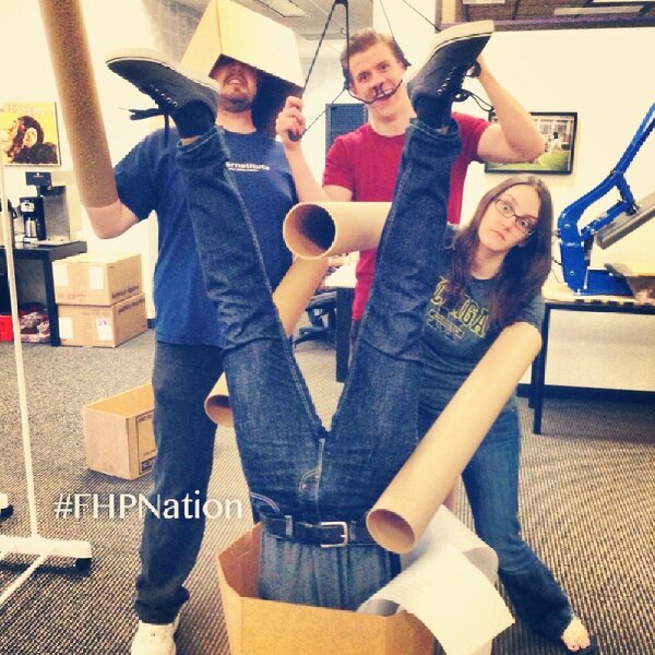 ForHumanPeoples's tweet image. Behind the scenes: this is what they&apos;re for, right? #DefinitelyHumans #NotRobots #OrAliens #TotallyNormal