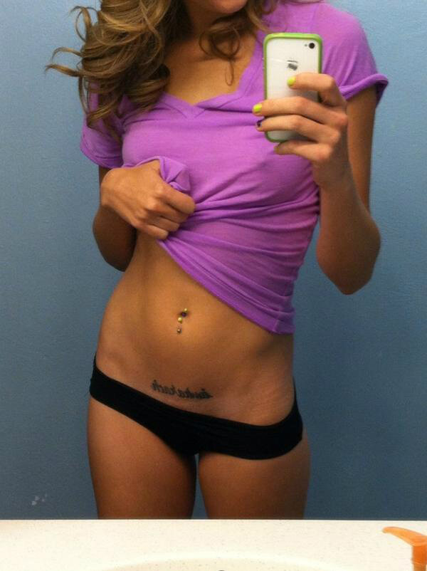 TheRealCaptO's tweet photo. .@Mikebooby6932 You ask, you shall receive. Here's another selfshot of that hot teacher! #BonusBabe http://t.co/a0d4QOva