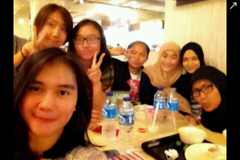 chikachikss's tweet photo. Ini siapa ih yg paling depan cantik nyaa :') aaa rinduuu {} http://t.co/uDfZUyU4
