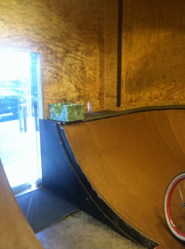 VeeRubberTires's tweet photo. Stopped by @fitbikeco today. Impressive lobby.... http://t.co/udSqI47G
