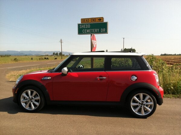 DavidRebmann's tweet photo. I love my #redmini hardtop S @MINIUSA http://t.co/hB57YMiu