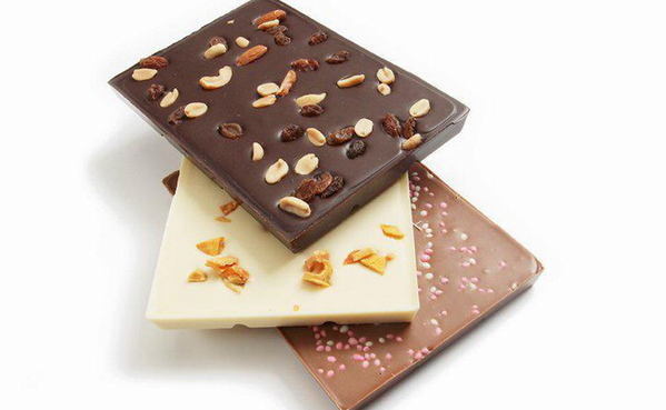 Mijn_Chocolade's tweet photo. Like, Share en Win één van de drie heerlijke chocoladerepen van ons, #winactie http://t.co/JToluG2M http://t.co/cAMgnhgE”