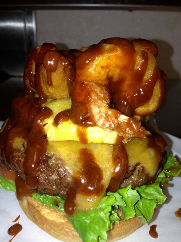 doublerock67's tweet photo. @FukuBurgerLA SURF and TURF http://t.co/nqgCz8B4