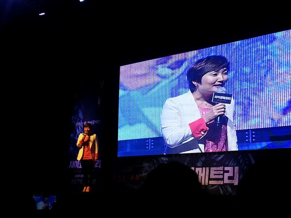 happyz92's tweet photo. @psychometry2013 
오늘의 사회자는 박 경 림!!! http://t.co/luvWEVqU