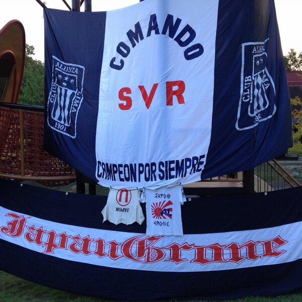ComandoSvr1986's tweet photo. Ya se escucha en JAPON el FELIZ 112 AÑOS ALIANZA LIMA!!!... #Alianza112 años de Gloria y Tradicion http://t.co/myDiaLku