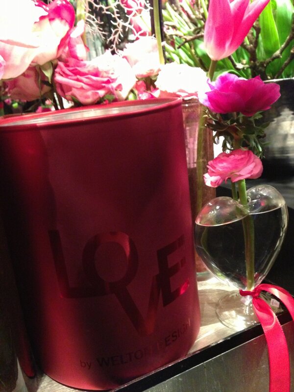 mcbloom13's tweet photo. Happy Valentine's day❤❤❤❤❤❤❤🌹🌹🌹🌹🌹 http://t.co/hAIoQEb0
