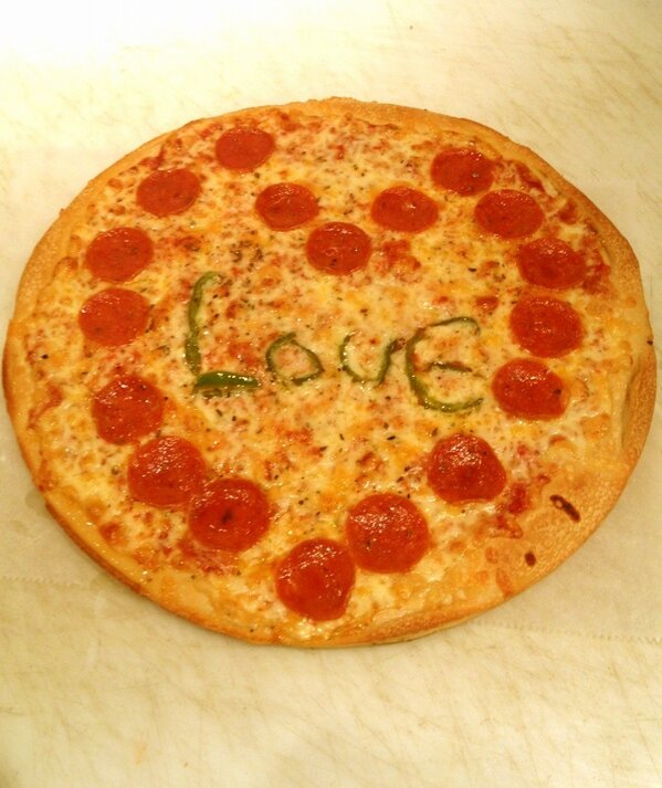 MainLinePizza tweet picture