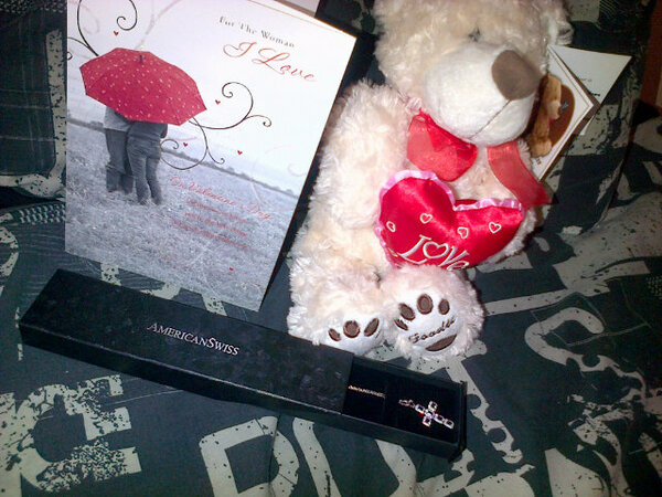CrumbleCarrot's tweet photo. He knows me so well.. ♥i love you! @xXx_Lawi_xXx http://t.co/Nu60ooAj