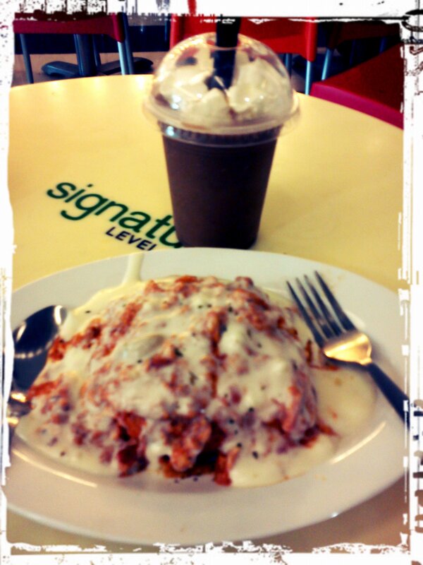 ByeNothingbye's tweet photo. Yummiesss
My favourite food . 
#ChickenLasagna at #CafeMilanoKLCC http://t.co/9EkM8V1E