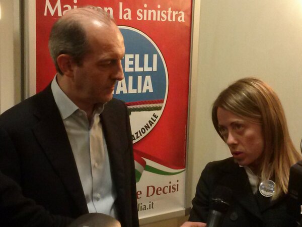 CarloMaccari's tweet photo. Con @GiorgiaMeloni a Mantova...per un nuovo centrodestra #fratelliditalia http://t.co/EzbaGuEt