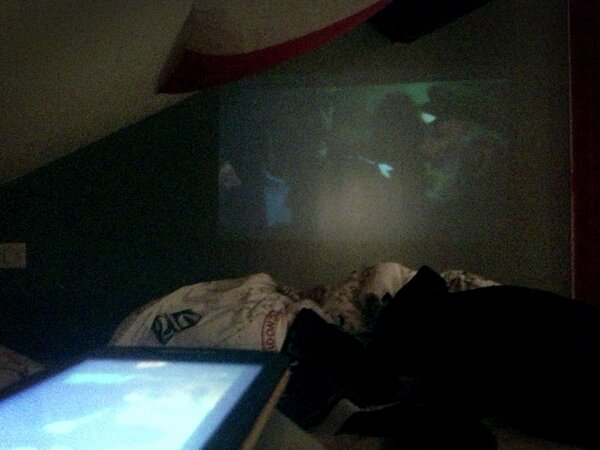 RedNozProd's tweet image. Samsung la fait !
Mais que fait apple pendant se temps la .. &amp;lt;&amp;lt;&amp;lt;

#Rétroprojecteur
#RedNozProd2013