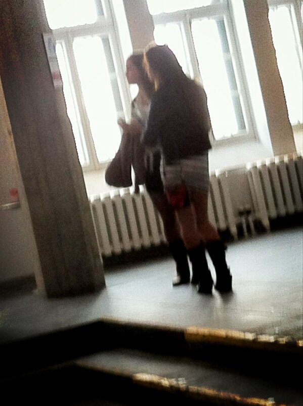 CaludeArmand's tweet image. Loool a la fille en robe mega courte&amp;amp;tight ajd a gg #ggproblems