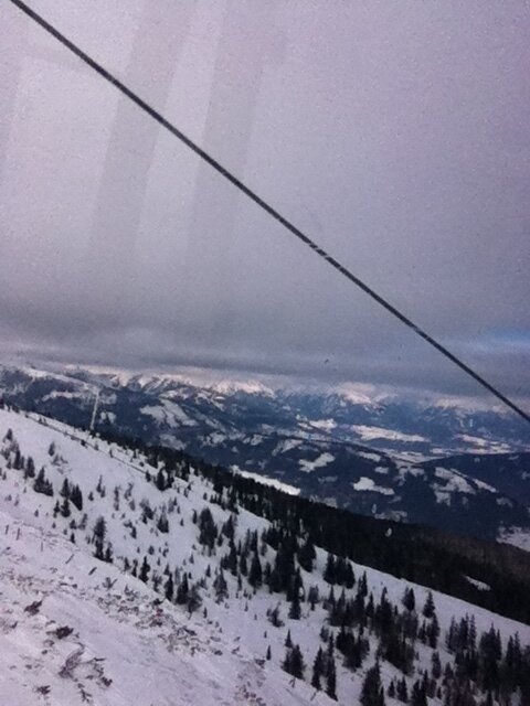 leendertvr's tweet photo. Blijft mooi vanuit de gondel 2500mtr hoog http://t.co/GOtovD7n
