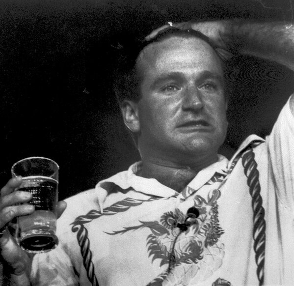 hcgatorgrowl's tweet photo. A close up of Robin Williams when performing at the 1982 Gator Growl! @UFHomecoming #UFTBT #GrowlComedians http://t.co/CaGRIaEL