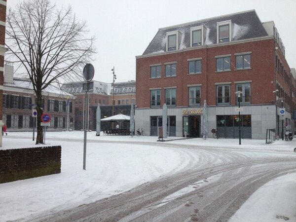 Super gezellig druk, babbel in de sneeuw