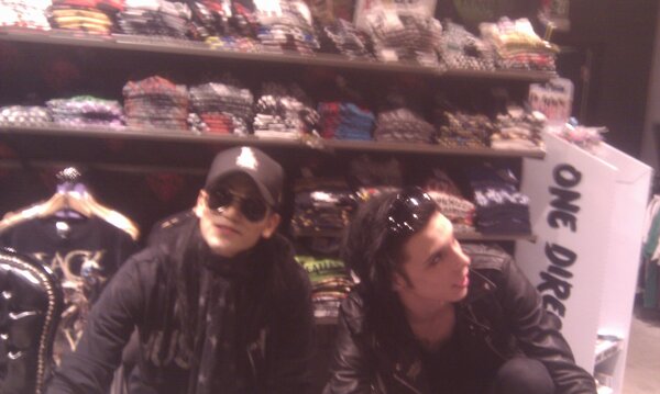 abaighbarlow's tweet photo. @AshleyPurdy @AndyBVB http://t.co/T0RLhhoL