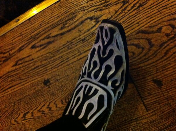 royley86's tweet photo. Get us these in a 8 #terribleshoes http://t.co/lWFYOE4l