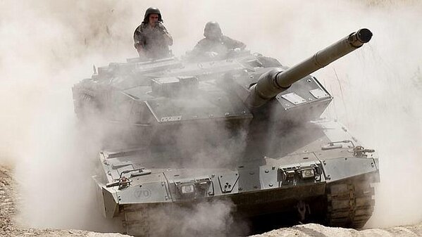 ppcres's tweet image. @Mansilla_Pablo @MansillaGolf @ovidiov En ese caso, si tú fueras el árbitro, yo iría de linier contigo #nonproblem