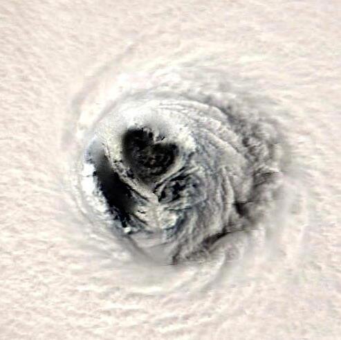 smartinWX's tweet image. Eye #heart you. on.fb.me/VXiDjT #weatherhumor