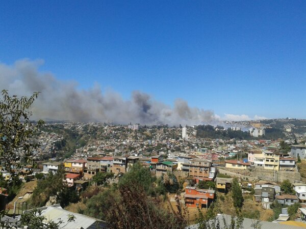 italogonzalezch's tweet photo. @biobio 
Incendio en san roque http://t.co/xvUPLI3e