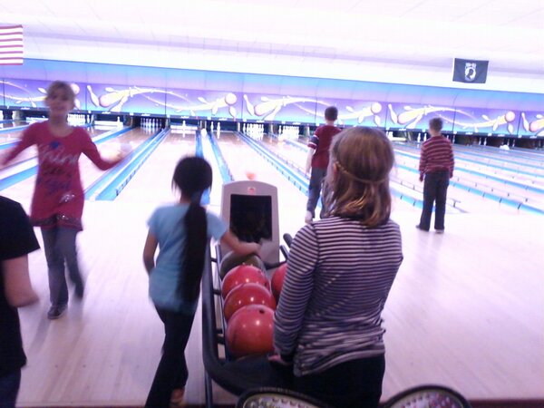 pamcarlsongugel's tweet image. 3rd and 4th graders from @ourbethlehem bowling on Valentine&apos;s Day #funtradition