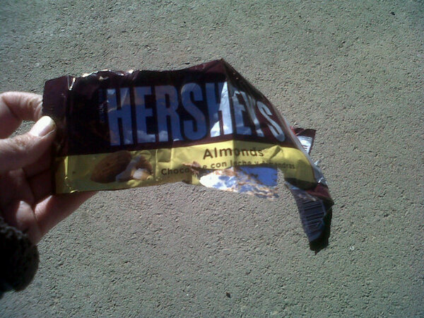lunita_i's tweet image. @albaniainiesta gracias por mi chocolatin, pero tuvo ke morir!!! Jajaja #profriendship