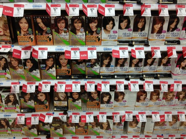 mamadio2010's tweet image. Someone explain to Kmart that when everything is featured on sale nothing is featured on sale  #RetailWire.