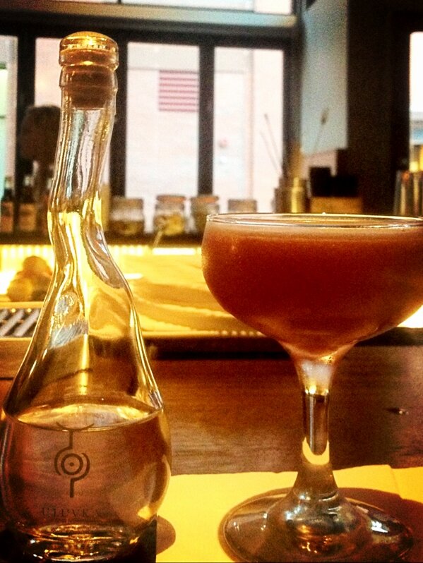 The_Eddy_PVD's tweet photo. Come in for a hummer..Uluvka vodka, Humbotanical spirit,lemon,&amp;teapot bitters.Couples get 2 for $10.#VDAY http://t.co/iRGyMyPN