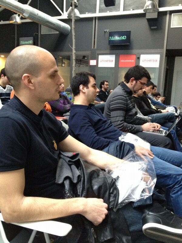 LLBerganza's tweet image. Ya se que son feos :) pero aquí están @MarioSev_i4s @rubenadlm y @JavierMrt en #deswebIO