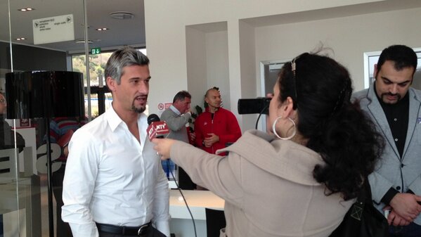virginactiveIT's tweet photo. È il momento delle interviste, @lucavalotta incontra i giornalisti! #VAINapoliMed http://t.co/j4RXfI1d
