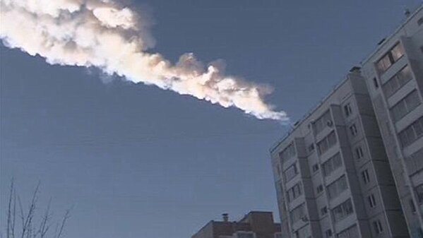 EddyVasquezWao's tweet photo. Al menos 500 heridos por la caída de un meteorito que siembra el pánico en Rusia. http://t.co/i3pdg8by http://t.co/Fo7IR8ab