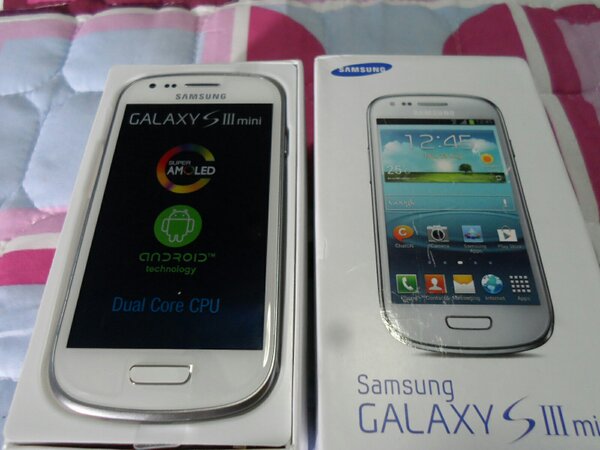 publicidadint's tweet photo. Vendo Samsung Galaxy S3 y Mini S3 Nuevos, Liberados, Color Azul y Blanco.. info al 04127516414 http://t.co/tizhteURlL
