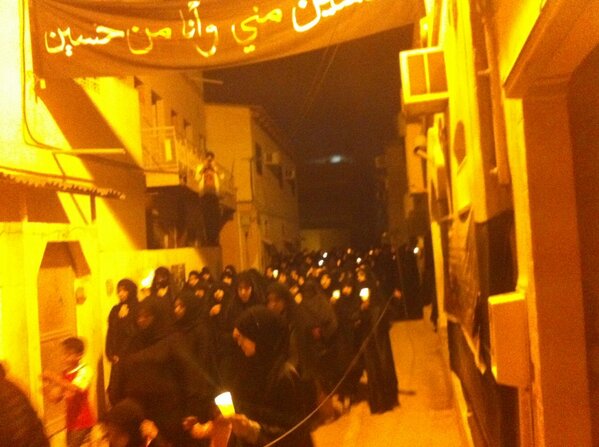 al4wi's tweet photo. #أبوصيبع_الشاخورة | تغطية مسيرة الشموع الحاشدة التي خرجت هذه الليلة وفاءا للشهداء الأبرار #Bahrain #14feb 

5 http://t.co/pyT1oXLn