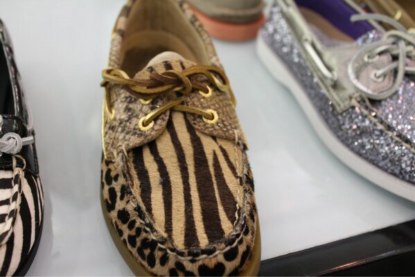 Charleexoxoxo's tweet photo. Honestly can't get over how much I love these sperrys😍👟 #cheetahprint http://t.co/thzR8lOI