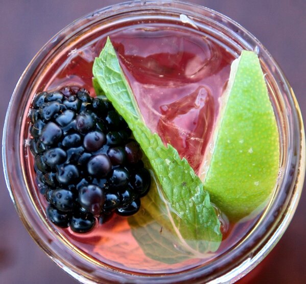 refinemixers's tweet photo. Beautiful day in SoCal which mean it's a perfect day for a Skinny Refine Blackberry Mojito #cocktails #skinny #LA http://t.co/FRqPm4dk