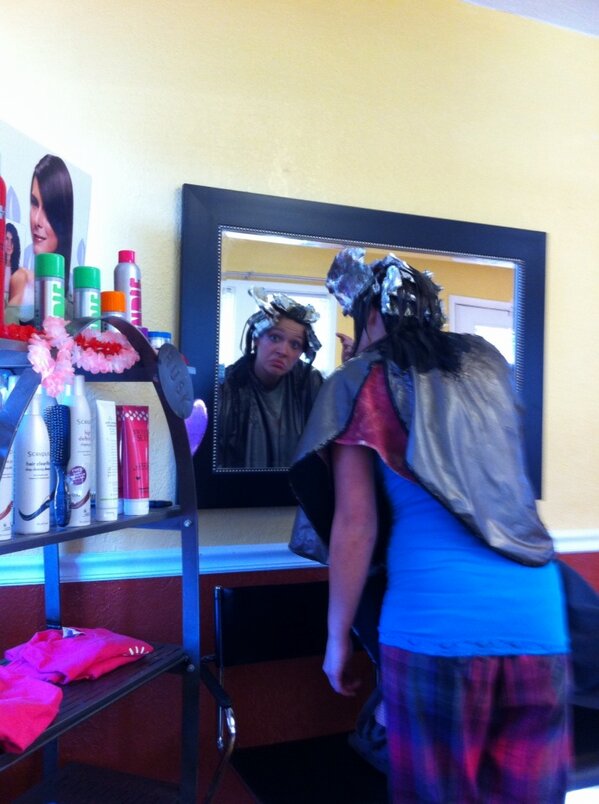 skittlesdawn's tweet image. Sierra getting her hair done!!  #hairdo #colormepretty