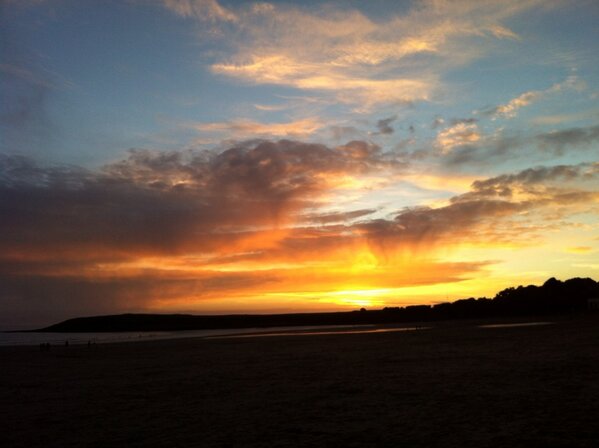 amy_c1978's tweet photo. Sunset bazra style http://t.co/DwzSyjlb