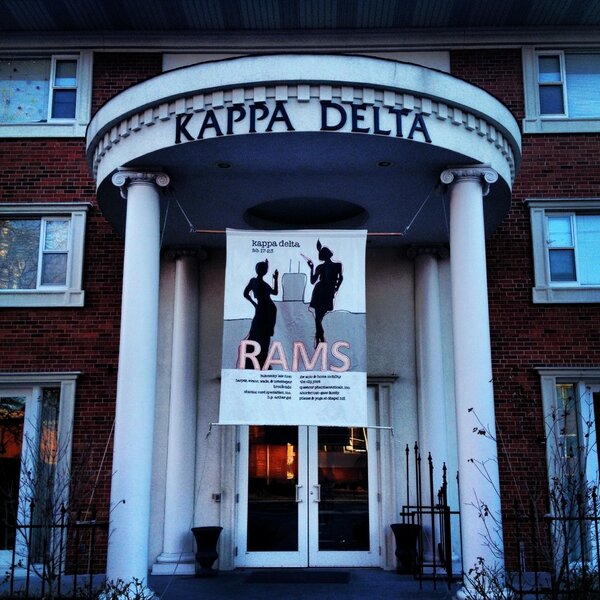 CarlyLaFevers's tweet image. @MUKappaDelta loves @mizzouRAMS! #Chicago #BannerContest