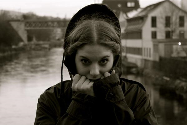 DROWNING: by the talented Fiona Daniel!  youtube.com/watch?v=OSonKE…