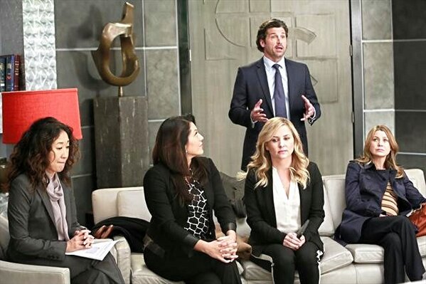 BisturiDoDerek's tweet image. Derek talking, and people looking.. Hehe... :)). #NegotiationTime... ;))