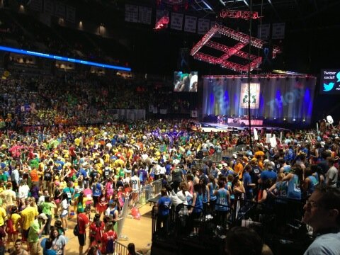 PennStatePGM's tweet image. Non-stop dancing with 20,000 friends for a cure #thon2013 @THON