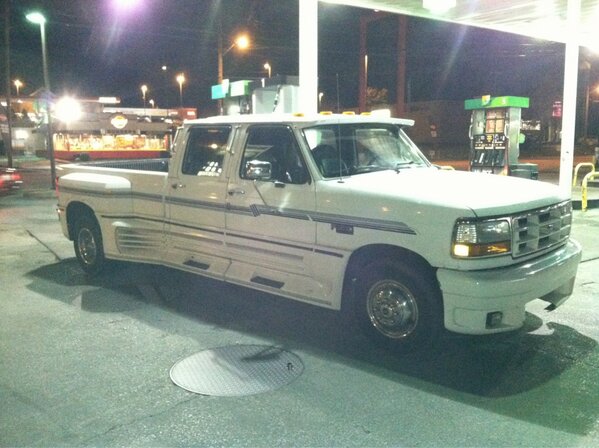 Brandon_Mahaney's tweet image. Just rampaged Belmont's quad in this beast with @MaraKaitlin and @pooman38 #bigrandy #f350 #suckitbelmont