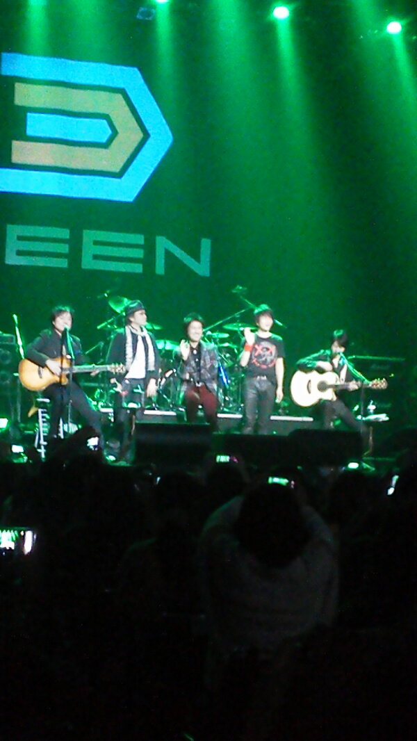 NEED1993's tweet photo. HIDEさんの誕生日で5人全員での写メタイムとなりました！
皆さんかっこいいです！ http://t.co/ZR3yz0oz