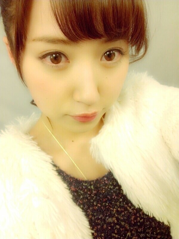 misa_eto's tweet photo. 本日の衛藤美彩。ぱしゃ。

今日、ハーフですか？と聞かれびっくりしました。(初めて言われたので)
今、丁度 髪色が目の色と同じくらいだからかな〜？本当はもう少し暗くしたいけどもう少し悩みます(・ω・)ノ http://t.co/g97kUq7z